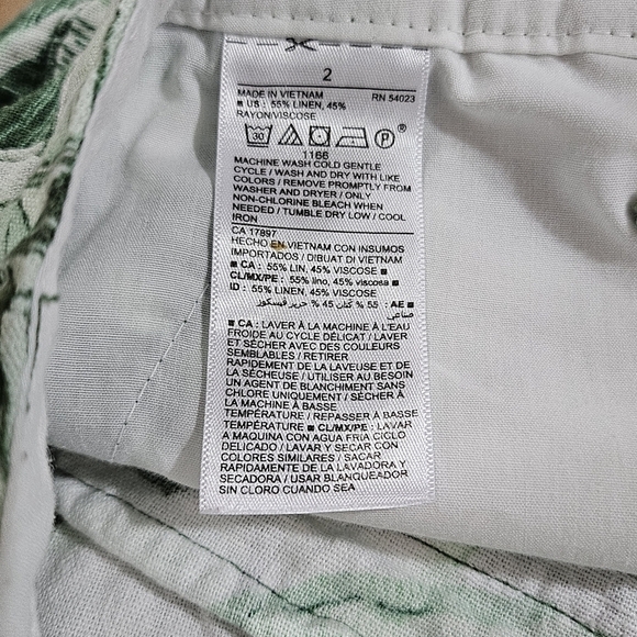 Old Navy Tropical Green & White 55% Linen 45% Rayon Leaf Shorts Size 2 - Picture 6 of 6